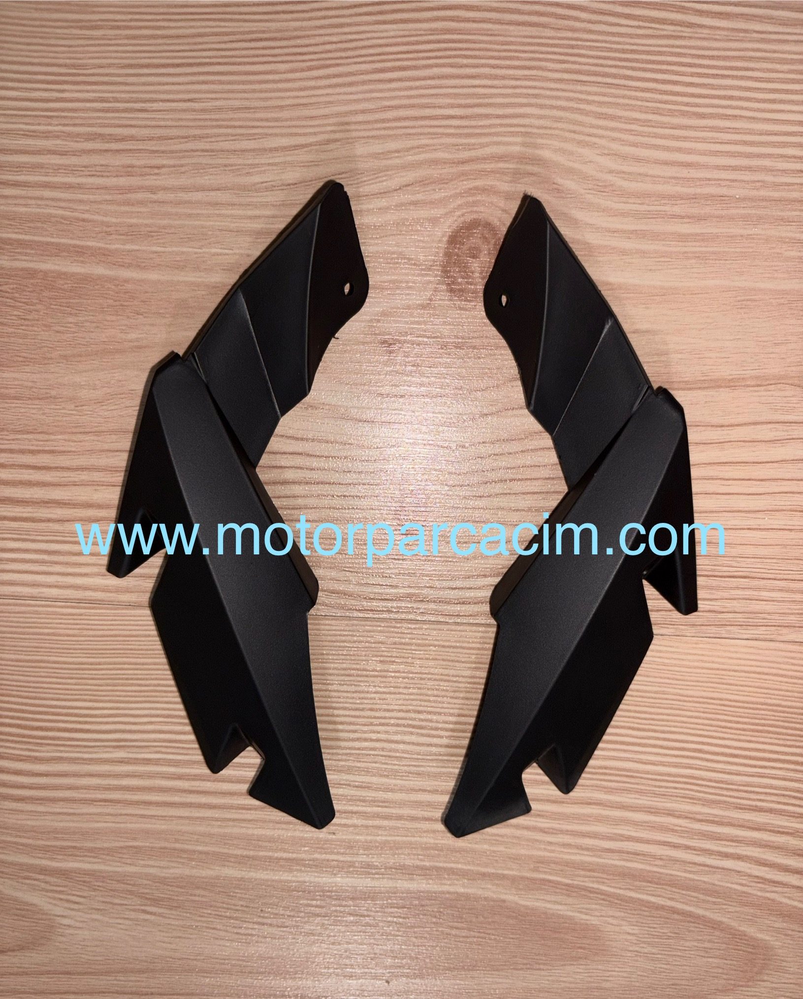 YUKİ GP2 TARO 125  ÖN FAR PLASTİK SAĞ SOL